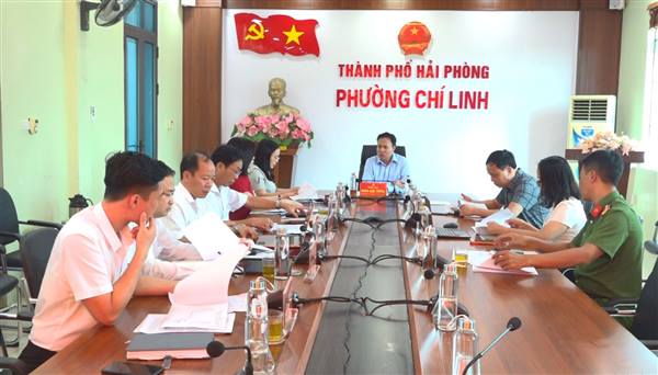 ĐỒNG CHÍ HOÀNG QUỐC THƯỞNG DỰ HỘI NGHỊ KIỂM ĐIỂM, ĐÁNH GIÁ KẾT QUẢ QUÝ III, TRIỂN KHAI NHIỆM VỤ QUÝ IV TẠI PHƯỜNG CHÍ LINH