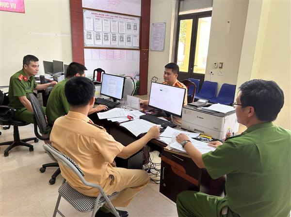 Chí Minh triển khai triển khai rà soát, làm sạch dữ liệu phương tiện và giấy phép lái xe