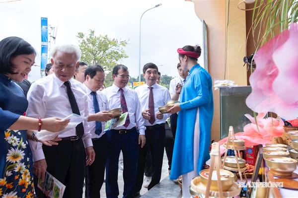 Khai mạc Tuần Văn hóa, Du lịch và Xúc tiến thương mại Lễ hội mùa thu Côn Sơn - Kiếp Bạc năm 2025
