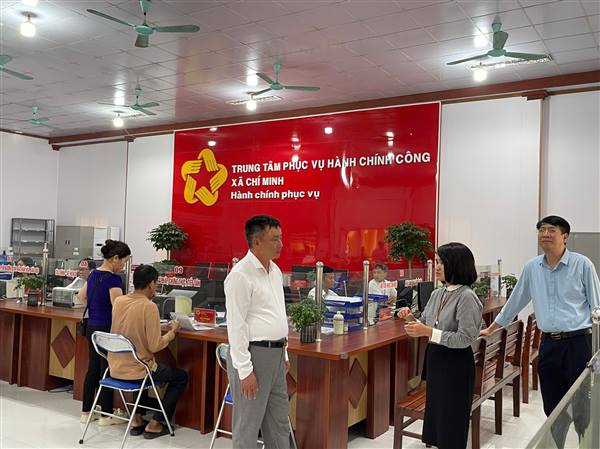 Vận hành hiệu quả mô hình chính quyền địa phương 2 cấp tại Trung tâm Phục vụ hành chính công xã Chí Minh