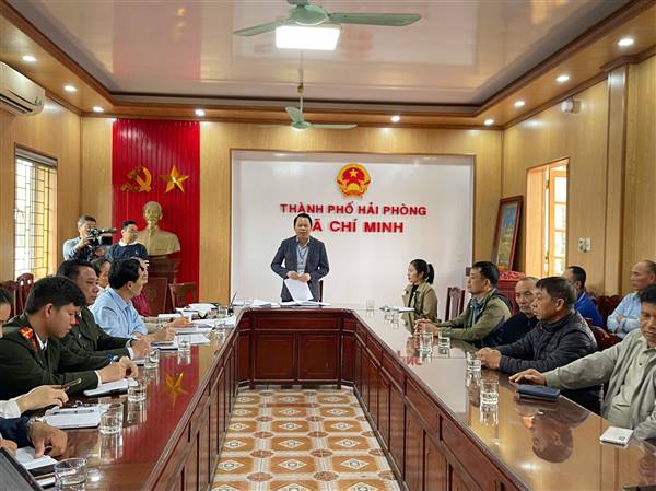 UBND Xã Chí Minh tổ chức đối thoại với các hộ gia đình có đơn đề nghị khi thực hiện công tác giải phóng mặt bằng thực hiện Dự án nâng cấp, mở rộng đường tỉnh 391