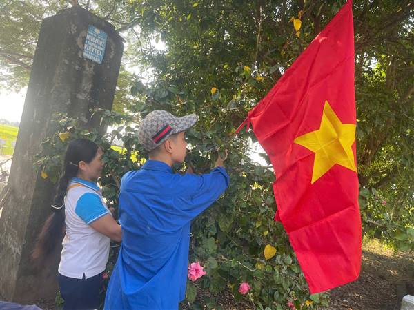 Chí Minh tăng cường tuyên truyền Đại hội Đảng bộ thành phố và Lễ hội Côn Sơn – Kiếp Bạc 2025