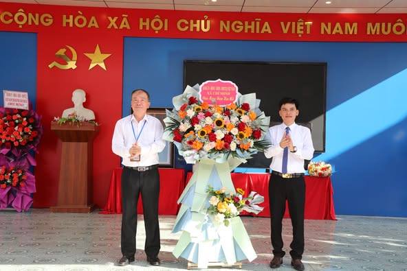 Xã Chí Minh tổ chức các đoàn đến dự và chúc mừng
 Lễ khai giảng năm học mới 2025-2026
