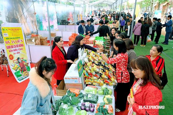 Đặc sắc Tuần Văn hóa, du lịch Côn Sơn - Kiếp Bạc 