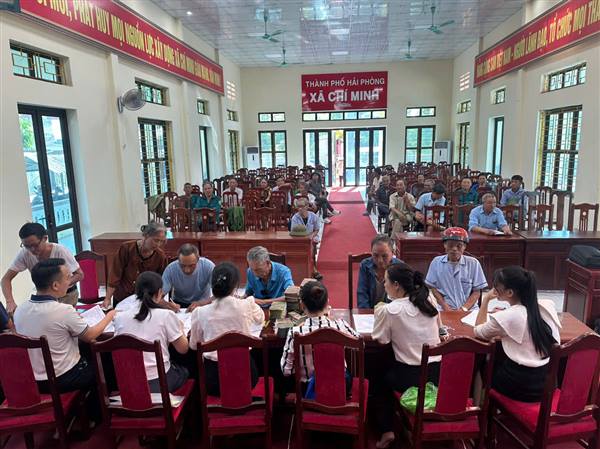 Chí Minh chi trả hơn 4,6 tỷ đồng bồi thường, hỗ trợ di dời 196 ngôi mộ phục vụ dự án đường sắt