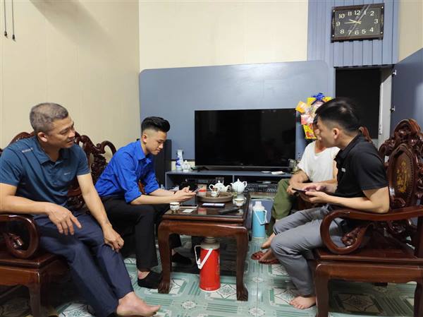 Tăng cường phối hợp tuyên truyền, hỗ trợ người dân sử dụng ứng dụng VNeID