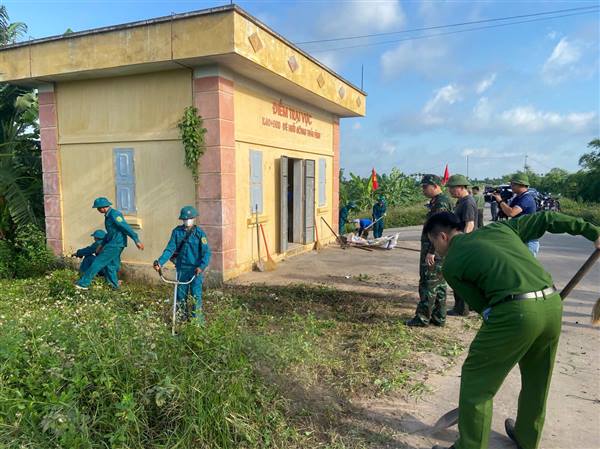 XÃ CHÍ MINH RA QUÂN TỔNG VỆ SINH, TU SỬA CÁC ĐIẾM ĐÊ PHỤC VỤ PHÒNG, CHỐNG THIÊN TAI NĂM 2026
