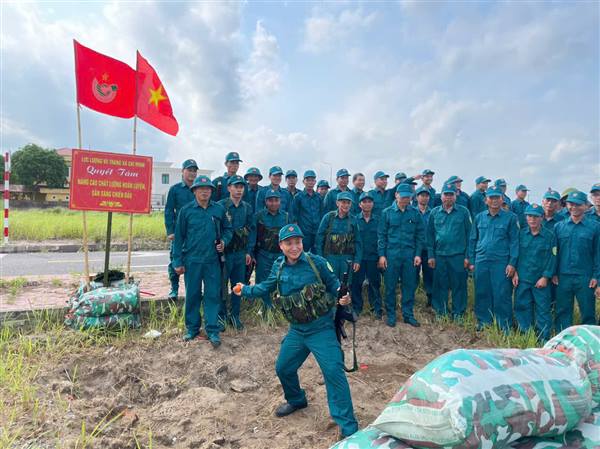 BAN CHỈ HUY QUÂN SỰ XÃ CHÍ MINH TỔ CHỨC HUẤN LUYỆN DÂN QUÂN CƠ ĐỘNG NĂM 2026