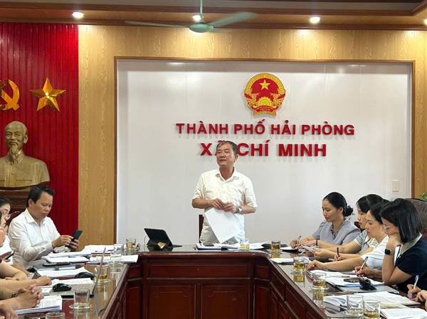 Ban Chấp hành Đảng bộ xã Chí Minh họp nghe phương án sáp nhập thôn trên địa bàn