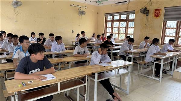 Hơn 300 thí sinh trên địa bàn xã Chí Minh hoàn thành kỳ thi tuyển sinh vào lớp 10 THPT, năm học 2026-2027. 