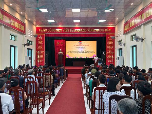 150 hội viên nông dân xã Chí Minh được tập huấn kiến thức bảo vệ môi trường và phòng, chống dịch bệnh động thực vật