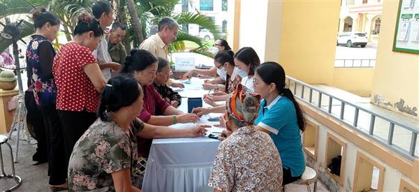 Tổ chức khám sức khỏe, sàng lọc bệnh cho người cao tuổi xã Chí Minh đợt II năm 2026