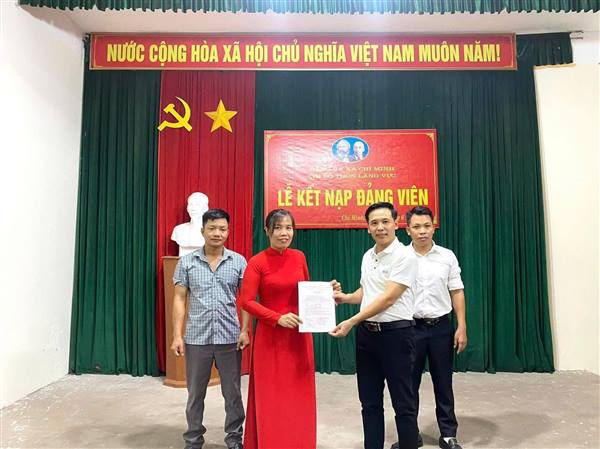 Chí Minh kết nạp 19 đảng viên mới trong 6 tháng đầu năm