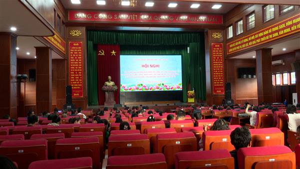 PHƯỜNG CHU VĂN AN TỔ CHỨC HỘI NGHỊ TẬP HUẤN, BỒI DƯỠNG KIẾN THỨC VỀ CÔNG TÁC CHUYỂN ĐỔI SỐ CHO CÁN BỘ CÔNG CHỨC, VIÊN CHỨC, TỔ CÔNG NGHỆ SỐ CỘNG ĐỒNG.