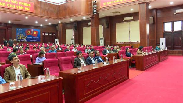 Đoàn đại biểu Quốc hội thành phố Hải Phòng tiếp xúc cử tri sau Kỳ họp thứ 10