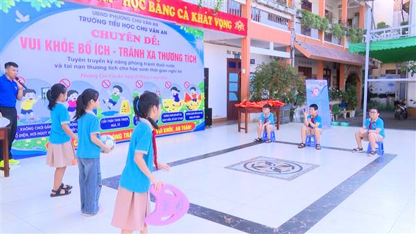 TRƯỜNG TIỂU HỌC CHU VĂN AN TỔ CHỨC CHUYÊN ĐỀ “VUI KHỎE BỔ ÍCH – TRÁNH XA THƯƠNG TÍCH”