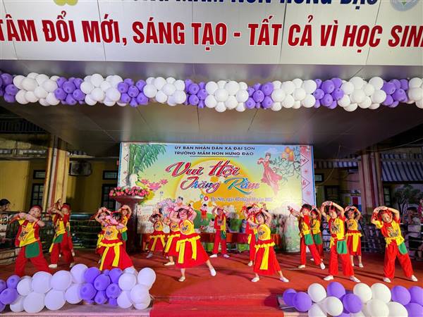 Tưng bừng chương trình “Vui hội trăng rằm” của cô và trò Trường Mầm non Hưng Đạo