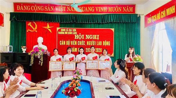 Trường Mầm non Bình Lãng tổ chức Hội nghị viên chức, người lao động năm học 2025 - 2026.
