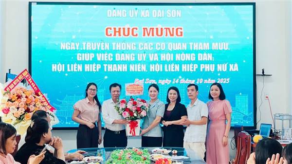 ĐẢNG ỦY XÃ ĐẠI SƠN TỔ CHỨC GẶP MẶT KỶ NIỆM NGÀY TRUYỀN THỐNG CÁC CƠ QUAN THAM MƯU, GIÚP VIỆC CỦA ĐẢNG ỦY VÀ CÁC TỔ CHỨC CHÍNH TRỊ - XÃ HỘI