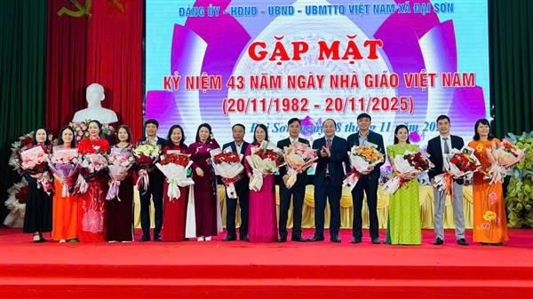 Xã Đại Sơn tổ chức gặp mặt các thế hệ nhà giáo nhân kỷ niệm 43 năm Ngày Nhà giáo Việt Nam