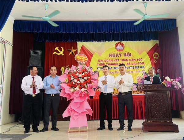 Thôn Thượng Hải tổ chức Ngày hội đại đoàn kết toàn dân tộc năm 2025