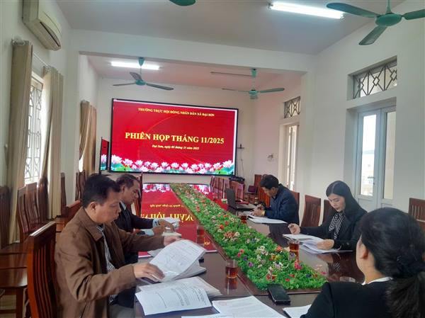 THƯỜNG TRỰC HỘI ĐỒNG NHÂN DÂN XÃ ĐẠI SƠN TỔ CHỨC PHIÊN HỌP THÁNG 11/2025 