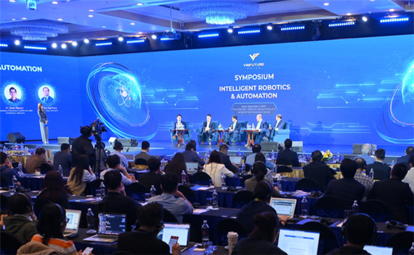 Robot thông minh đến gần đời sống: Thách thức và cơ hội cho Việt Nam