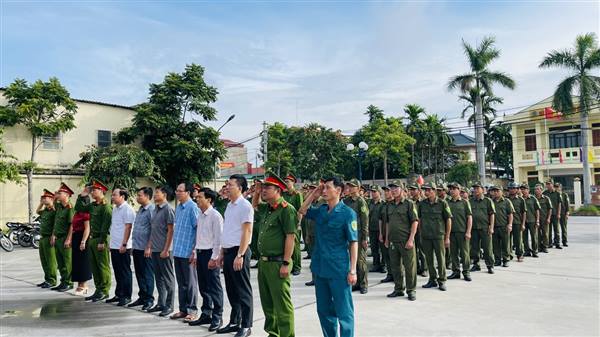 Công an xã Đại Sơn tổ chức Lễ ra quân tấn công, trấn áp tội phạm, bảo đảm an ninh trật tự.