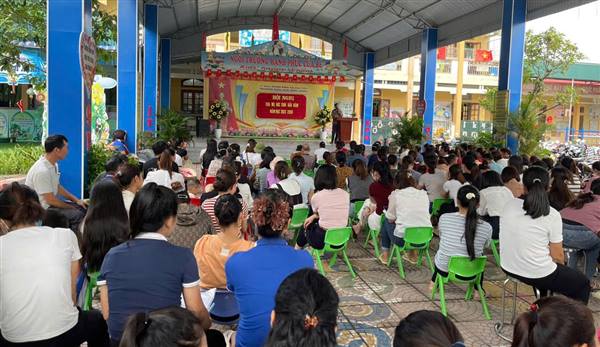 Trường Mầm non Bình Lãng tổ chức Hội nghị Cha mẹ học sinh lần thứ nhất năm học 2025-2026.