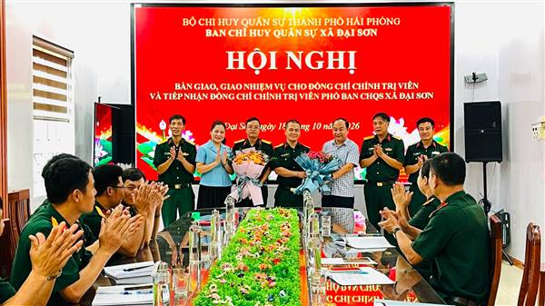 Đại Sơn tổ chức hội nghị bàn giao chức trách, nhiệm vụ Chính trị viên Ban Chỉ huy Quân sự xã