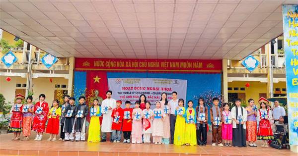 Trường Tiểu học Kỳ Sơn đã tổ chức hoạt động ngoại khóa với chủ đề “Thế giới tuổi thơ – Sắc màu văn hóa”.