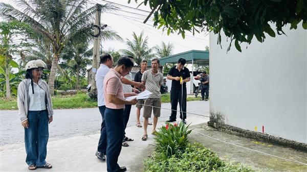 Đại Sơn kiểm đếm giải phóng mặt bằng dự án nâng cấp đường giao thông tại thôn Phương Quất