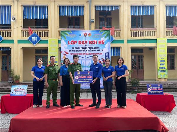 Đoàn xã Đại Sơn tổ chức lớp dạy bơi hè và tuyên truyền phòng, chống đuối nước cho trẻ em năm 2026