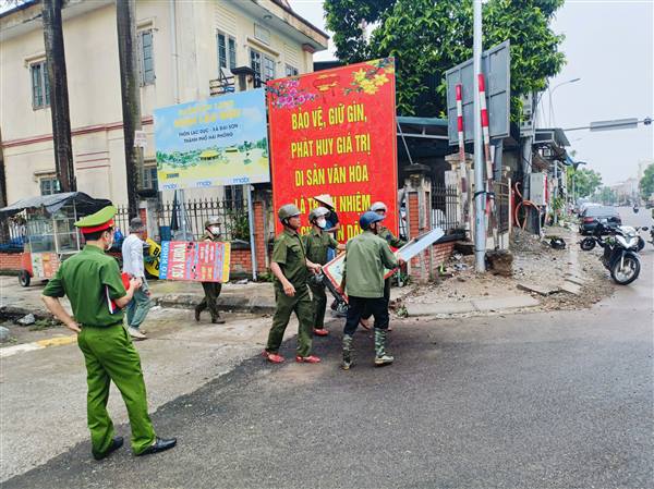 Xã Đại Sơn tiếp tục tăng cường bảo đảm trật tự công cộng, trật tự đường hè và hành lang an toàn giao thông