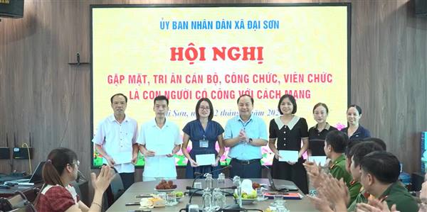 Đại Sơn gặp mặt, tri ân cán bộ, công chức, viên chức là con người có công với cách mạng