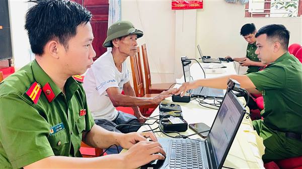 Đại Sơn tổ chức thu nhận mẫu ADN cho thân nhân liệt sĩ chưa xác định danh tính