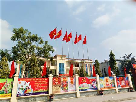 Đại Sơn tăng cường kiểm tra, xử lý băng rôn quảng cáo sai quy định trên địa bàn xã