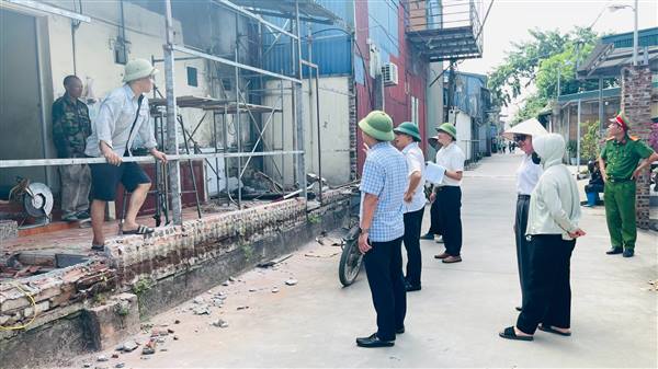 Đại Sơn yêu cầu tháo dỡ công trình vi phạm trên mặt kênh tưới chính Trạm bơm Bỉnh Dy