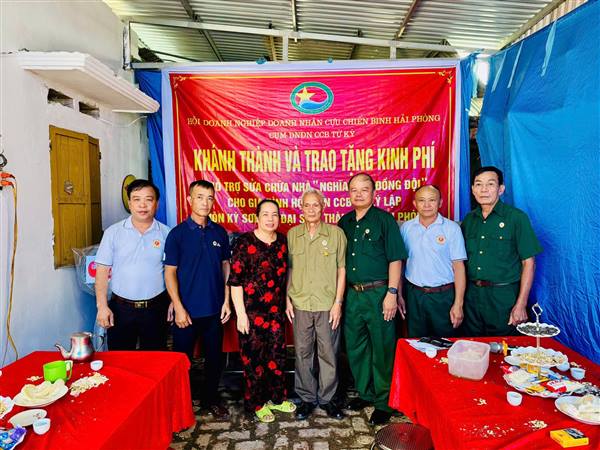Bàn giao nhà “Nghĩa tình đồng đội” cho hội viên Cựu chiến binh xã Đại Sơn