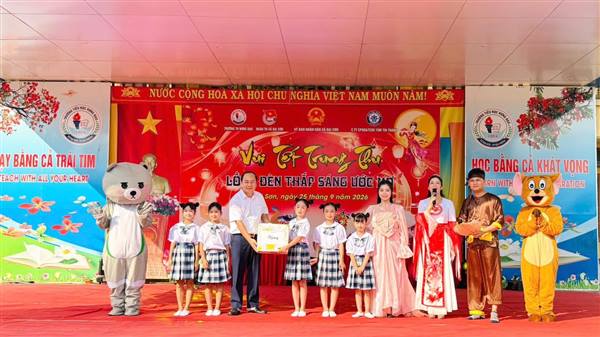 Trường Tiểu học Hưng Đạo rộn ràng “Vui Tết Trung thu 2026”
