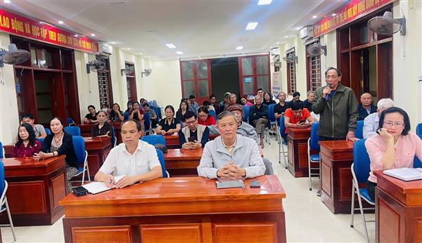 ĐỒNG CHÍ BÍ THƯ ĐẢNG ỦY PHƯỜNG ĐỒ SƠN DỰ SINH HOẠT CHI BỘ TẠI CHI BỘ TỔ DÂN PHỐ NGỌC SƠN