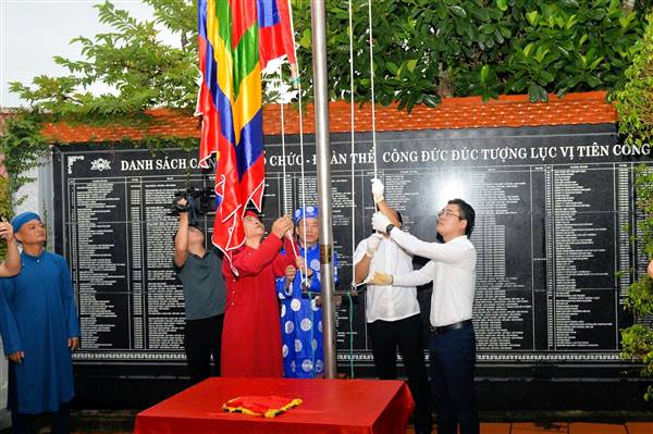 Phường Đồ Sơn tổ chức Lễ dâng hương, thượng cờ khai Hội Lễ hội Chọi Trâu truyền thống Đồ Sơn 2025