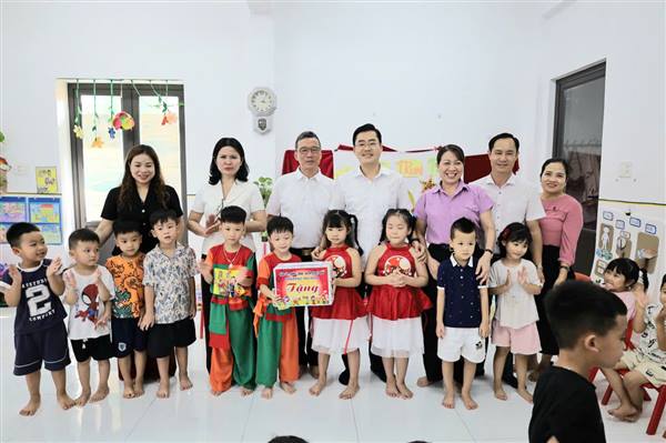 LÃNH ĐẠO PHƯỜNG ĐỒ SƠN THĂM, TẶNG QUÀ CÁC TRƯỜNG HỌC NHÂN DỊP TẾT TRUNG THU NĂM 2026
