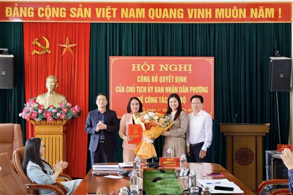 Hội nghị công bố Quyết định công tác cán bộ tại Trung tâm Dịch vụ sự nghiệp công phường Đông Hải