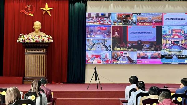 Cán bộ chủ chốt Đảng ủy phường Đông Hải tham gia lớp bồi dưỡng cập nhật kiến thức, kỹ năng về công tác xây dựng Đảng đối với cấp ủy cấp xã.