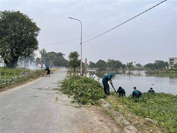 Đoàn viên, hội viên, nhân dân phường Đông Hải duy trì phong trào Ngày Chủ Nhật xanh.