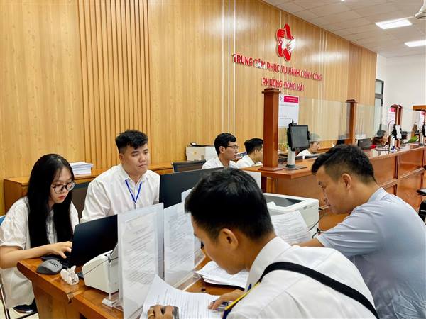 UBND phường Đông Hải thành lập nhóm Hỗ trợ người dân - Trung tâm Hành chính Công