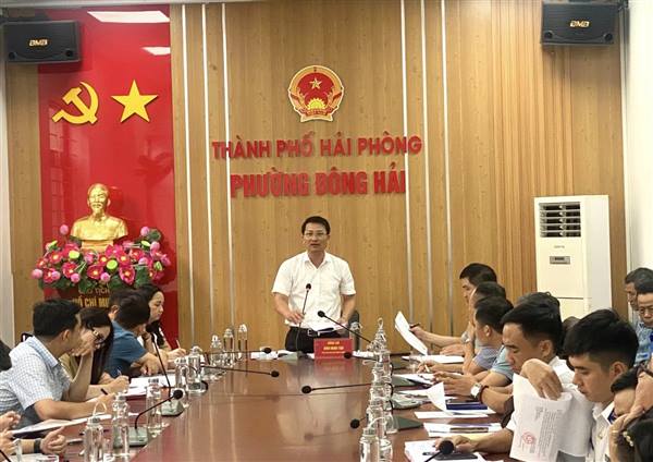 UBND phường Đông Hải họp với tổ chức, cá nhân có đất trong khu vực thu hồi thực hiện Dự án đầu tư xây dựng tuyến đường sắt Lào Cai – Hà Nội – Hải Phòng