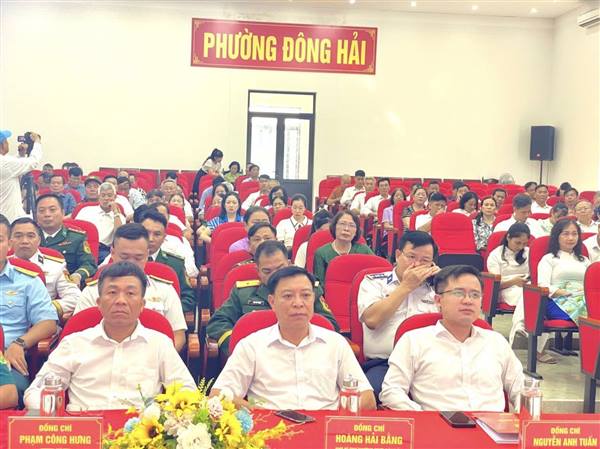  Phường Đông Hải khen thưởng 12 tập thể, 30 cá nhân tiêu biểu trong phong trào thi đua yêu nước
