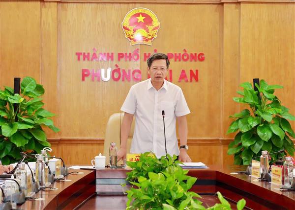 PHÓ CHỦ TỊCH THƯỜNG TRỰC UỶ BAN NHÂN DÂN THÀNH PHỐ KIỂM TRA TIẾN ĐỘ GIẢI PHÓNG MẶT BẰNG MỘT SỐ DỰ ÁN TRÊN ĐỊA BÀN PHƯỜNG ĐÔNG HẢI VÀ PHƯỜNG HẢI AN
